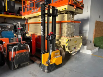 Stacker Elétrico Recondicionado - EST101