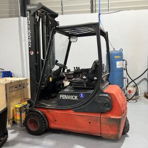 Empilhador Elétrico - Linde E18C-02 [Alugado]