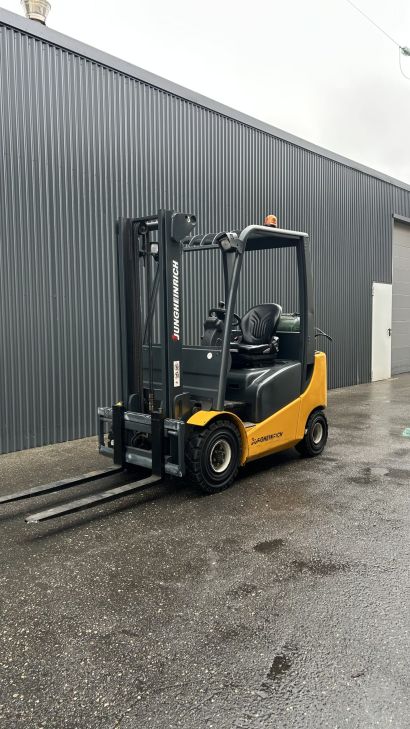 Empilhador a Gás - JUNGHEINRICH TFG 316 [ALUGADO]