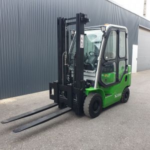 Empilhador Diesel - CESAB M318D [VENDIDO]