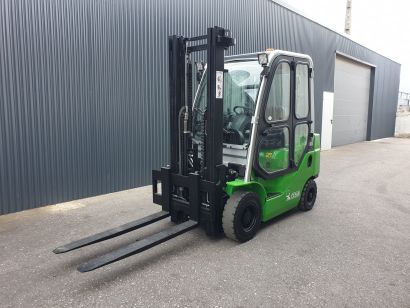 Empilhador Diesel - CESAB M318D [VENDIDO]